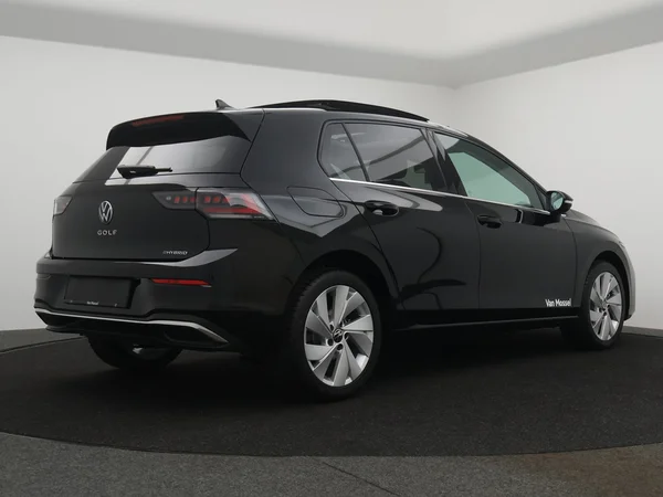 VOLKSWAGEN Golf VIII eHybrid (PHEV) (2026) — foto 12 van 22