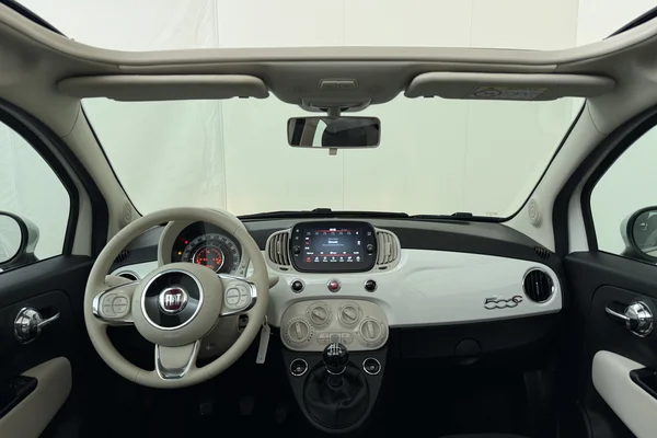 Fiat 500c (2021) — foto 18 van 18
