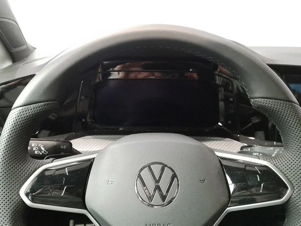 VOLKSWAGEN Golf VIII SW (2024) — foto 7 van 15