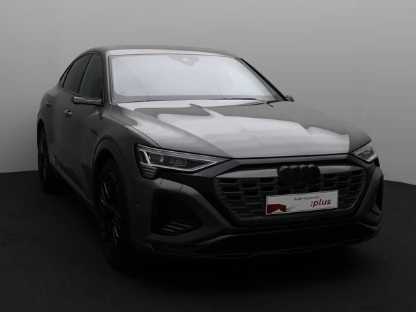 AUDI Q8 e-tron Sportback (2024) — foto 12 van 33