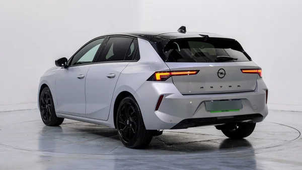 Opel Astra (2023) — foto 23 van 61