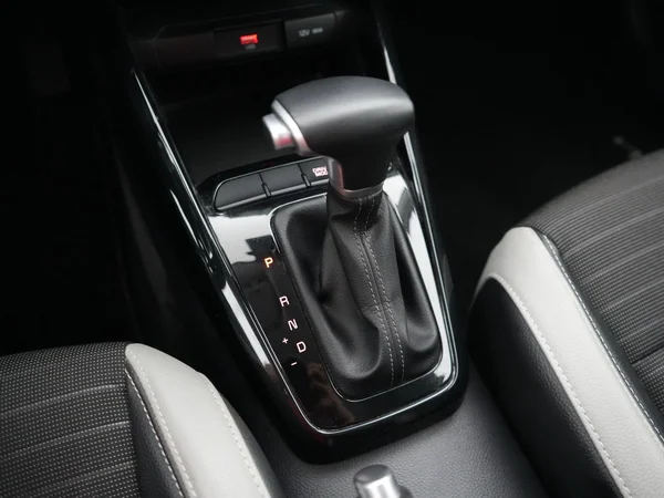 Kia Stonic (2024) — foto 2 van 20