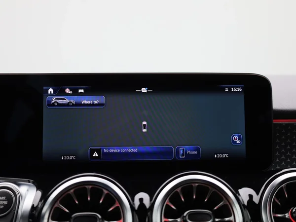 Mercedes-Benz GLB (2025) — foto 9 van 45