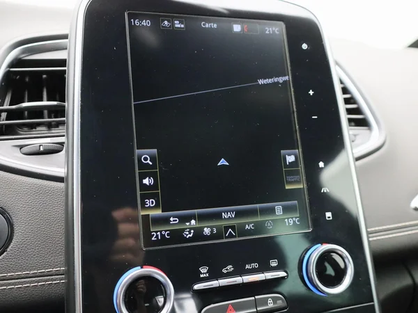 Renault Grand Scénic (2023) — foto 15 van 39