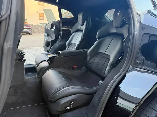 Ferrari Purosangue (2025) — foto 9 van 37