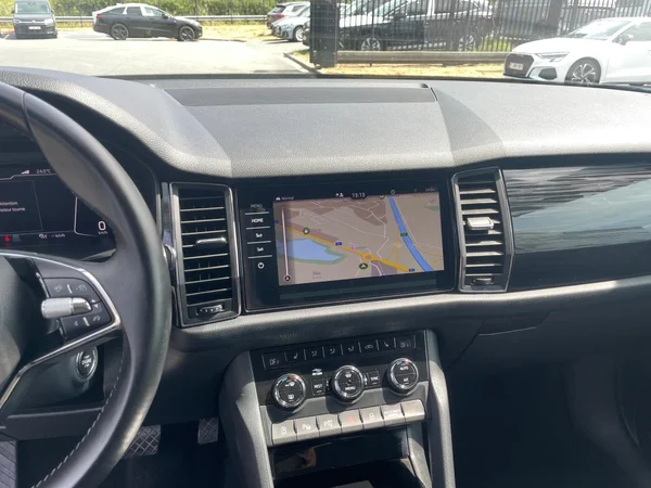 SKODA Kodiaq (2021) — foto 4 van 21
