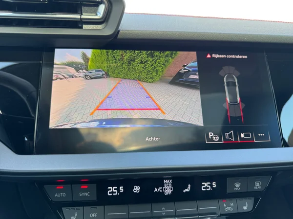 AUDI A3 Sportback (2025) — foto 14 van 16