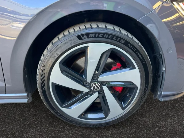 VOLKSWAGEN Polo GTI (2024) — foto 14 van 24