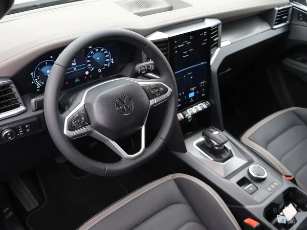 VOLKSWAGEN Amarok Double Cab (2026) — foto 6 van 25