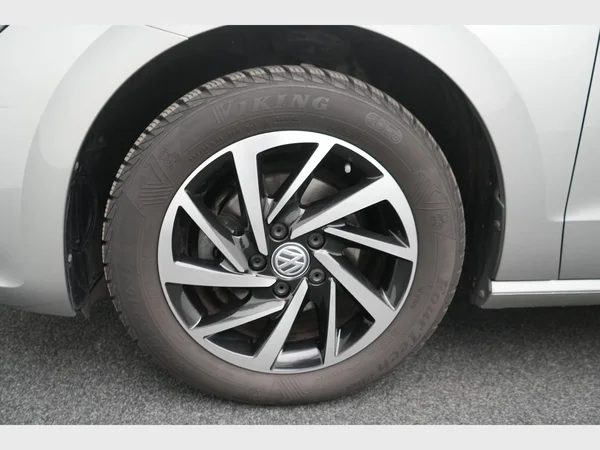 VOLKSWAGEN Golf Sportsvan (2019) — foto 26 van 27