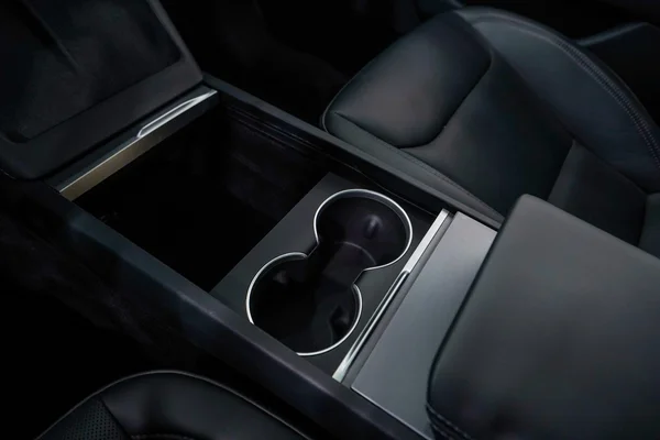 Tesla Model 3 (2024) — foto 14 van 40