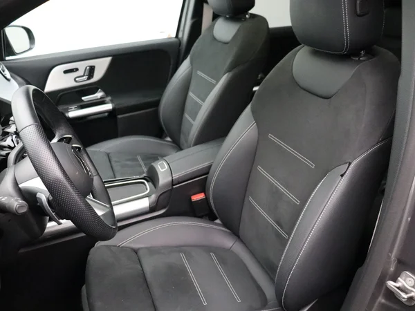 Mercedes-Benz GLA (2025) — foto 6 van 35
