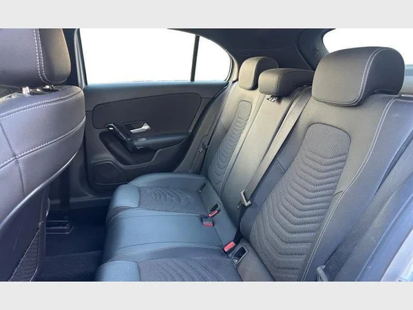 Mercedes-Benz A 180 (2019) — foto 5 van 23