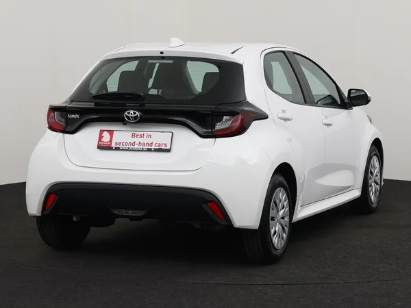 TOYOTA Yaris (2021) — foto 19 van 25