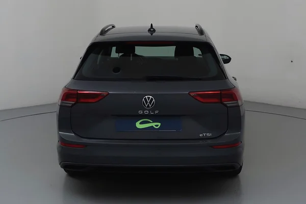 Volkswagen Golf VIII SW (2021) — foto 34 van 42