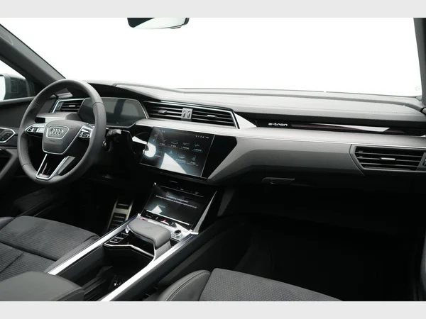 AUDI SQ8 e-tron Sportback (2023) — foto 15 van 31