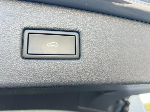 VOLKSWAGEN Tiguan (2022) — foto 19 van 29