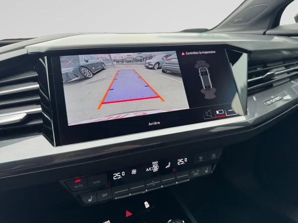 AUDI Q4 Sportback e-tron (2025) — foto 6 van 15