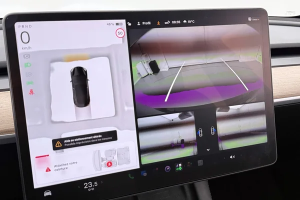 Tesla Model 3 (2023) — foto 24 van 40