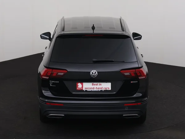 VOLKSWAGEN Tiguan (2019) — foto 25 van 28