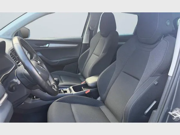 Skoda Karoq (2023) — foto 2 van 25
