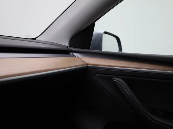 Tesla Model Y (2023) — foto 17 van 41