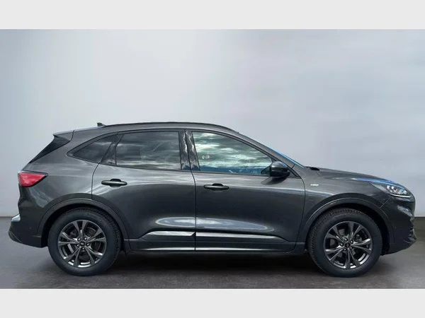 Ford Kuga (2021) — foto 26 van 29
