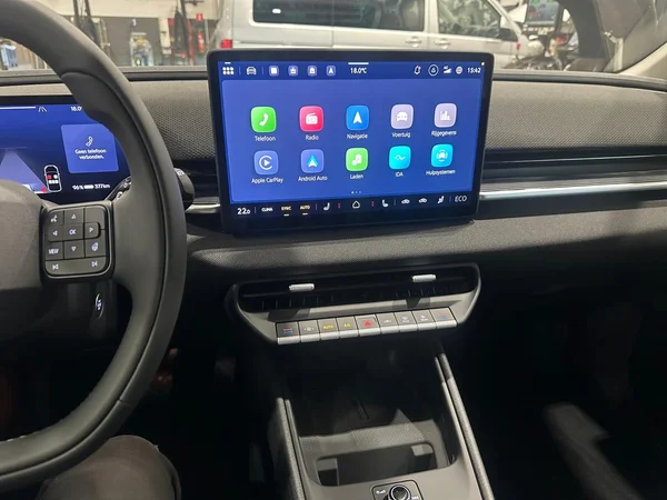 VOLKSWAGEN ID.Polo (2026) — foto 3 van 23