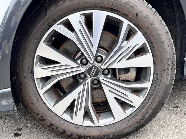 AUDI Q4 e-tron (2021) — foto 19 van 24