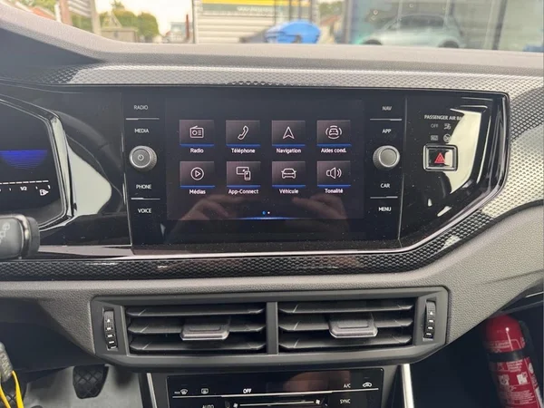 VOLKSWAGEN Polo (2022) — foto 12 van 14