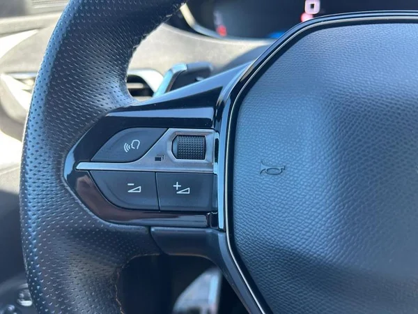 PEUGEOT 5008 Dsl (2022) — foto 17 van 32