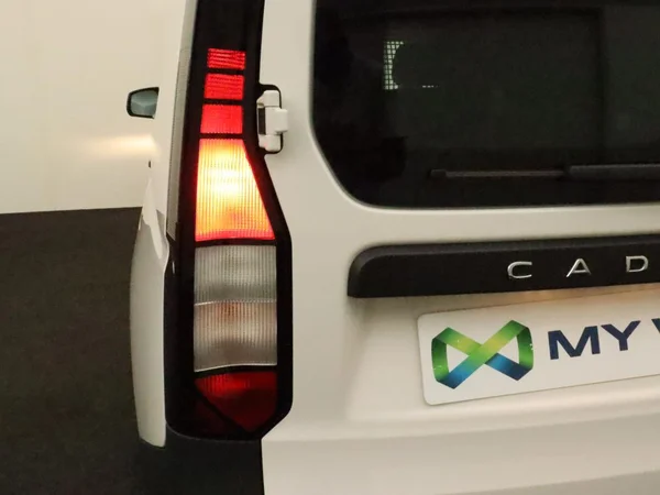 VOLKSWAGEN Caddy Maxi Cargo (2025) — foto 5 van 18