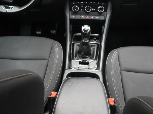 SKODA Karoq (2021) — foto 6 van 25