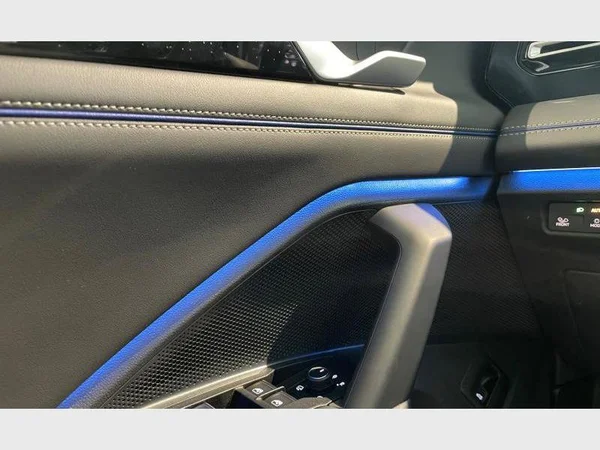 VOLKSWAGEN Tiguan (2026) — foto 7 van 26