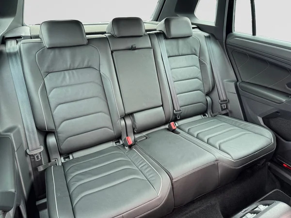VOLKSWAGEN Tiguan (2021) — foto 23 van 24