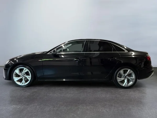 AUDI A4 (2022) — foto 26 van 30