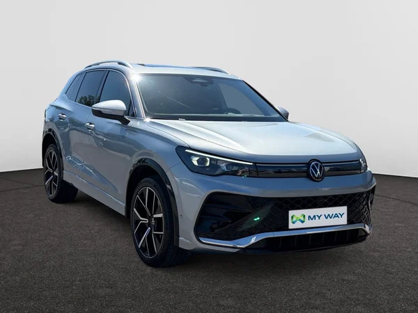 VOLKSWAGEN Tiguan (2024) — foto 9 van 14
