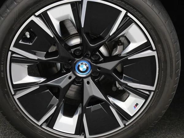 BMW iX3 (2023) — foto 6 van 55