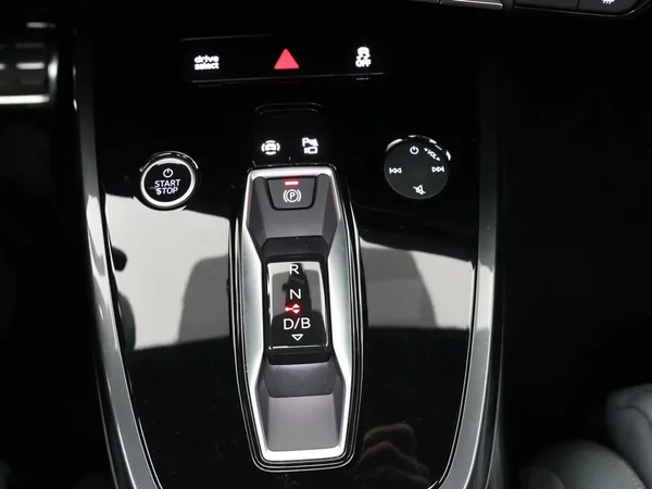 Audi Q4 Sportback e-tron (2023) — foto 9 van 30