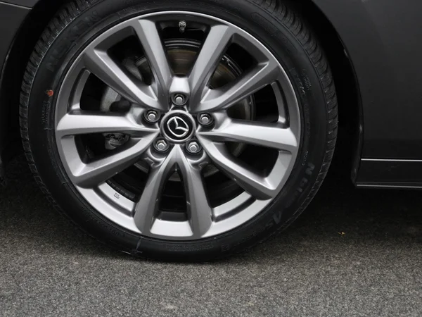 Mazda 3 (2021) — foto 5 van 42