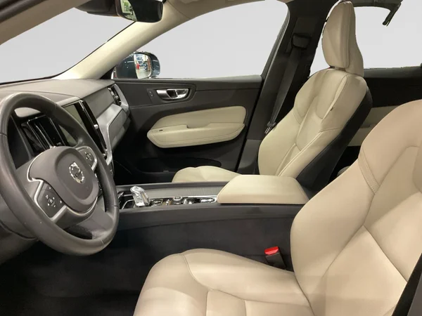VOLVO XC60 (2019) — foto 19 van 24