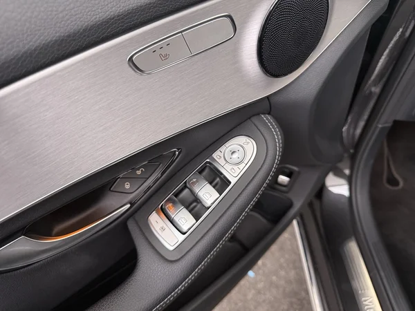 MERCEDES C 180 (2020) — foto 15 van 24