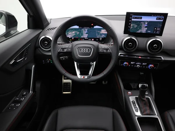 AUDI SQ2 (2025) — foto 5 van 24
