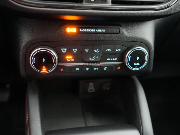 Ford Kuga (2023) — foto 14 van 28