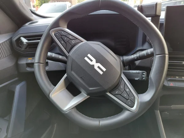 Dacia Duster (2025) — foto 14 van 16