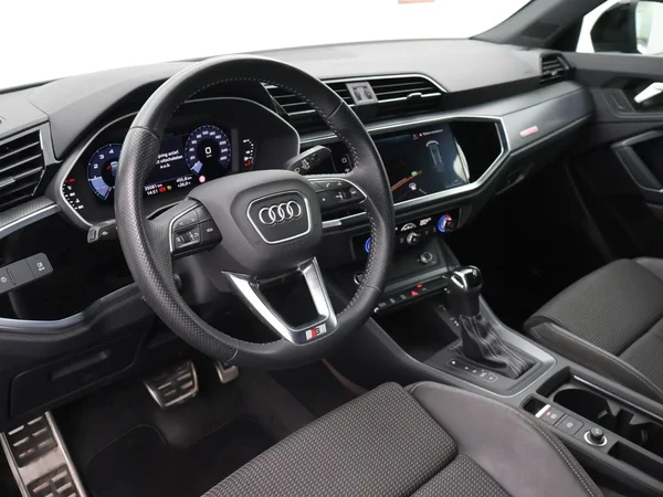Audi Q3 (2020) — foto 25 van 25