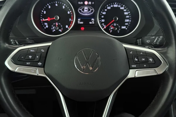 Volkswagen Tiguan (2022) — foto 17 van 37