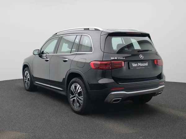 Mercedes-Benz GLB (2025) — foto 12 van 45