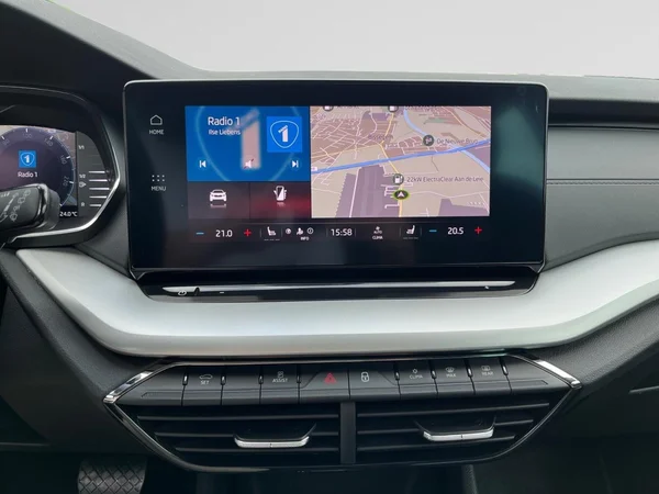 SKODA Octavia Combi Dsl (2023) — foto 16 van 21