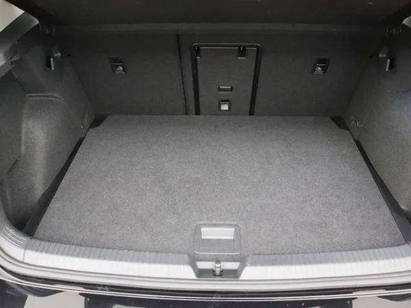 VOLKSWAGEN Golf (2024) — foto 8 van 28